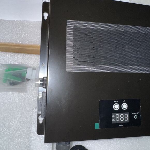 400W Dog House / Coop Heater w PTC Rapid Heating 3 Seconds 32℉-122℉ Temperature - Picture 4 of 4